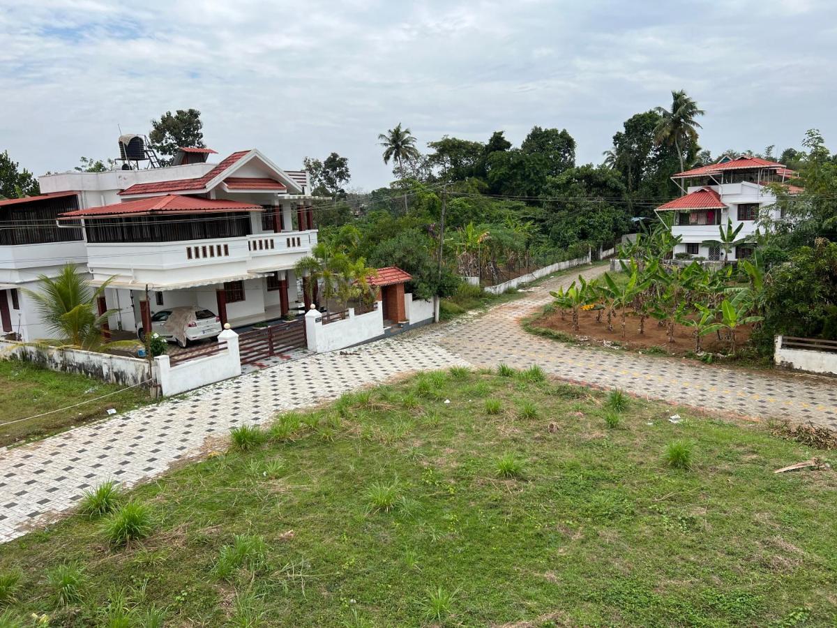 Pullad Villa Aranmula Exterior foto