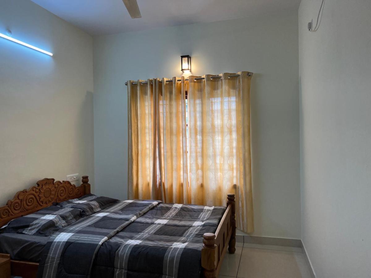Pullad Villa Aranmula Exterior foto